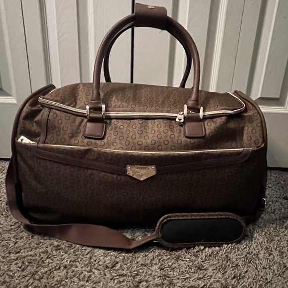 Guess Bags Guess Kinney Travel Duffle Rolling Wheeled Bag Brown Mocca Logo Authentic New